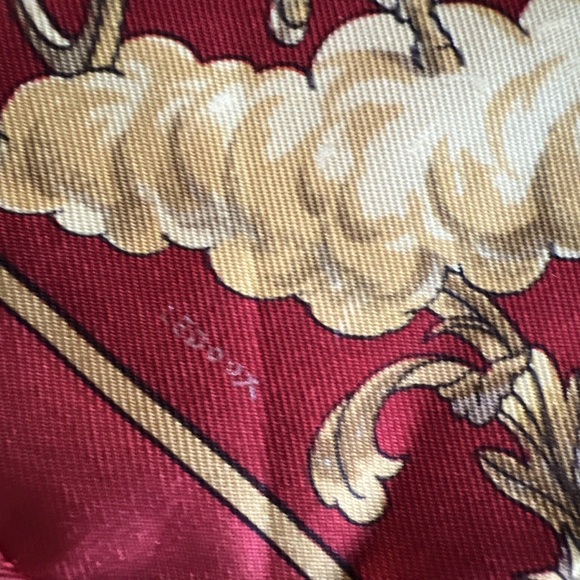 Hermes red “cosmos,” silk scarf neckerchief 16”inch square designed by Ledoux - Picture 6 of 6